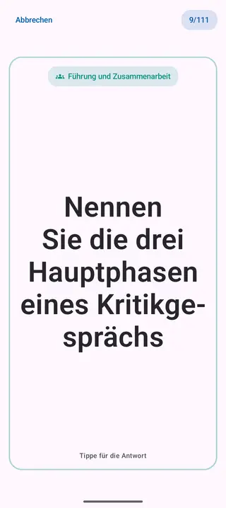 Lernkarte in der App, Vorderseite mit der Frage: Nennen Sie die drei Hauptphasen eines Kritikgesprächs