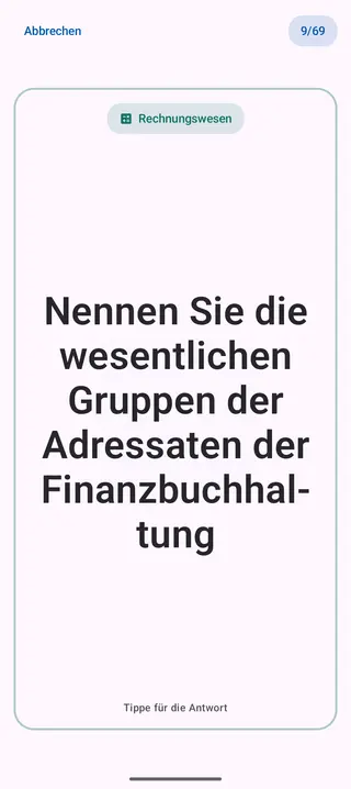 Lernkarte in der App, Vorderseite mit der Frage: Nennen Sie die wesentlichen Gruppen der Adressaten der Finanzbuchhaltung