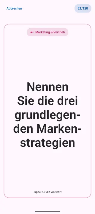 Lernkarte in der App, Vorderseite mit der Frage: Nennen Sie die drei grundlegenden Markenstrategien